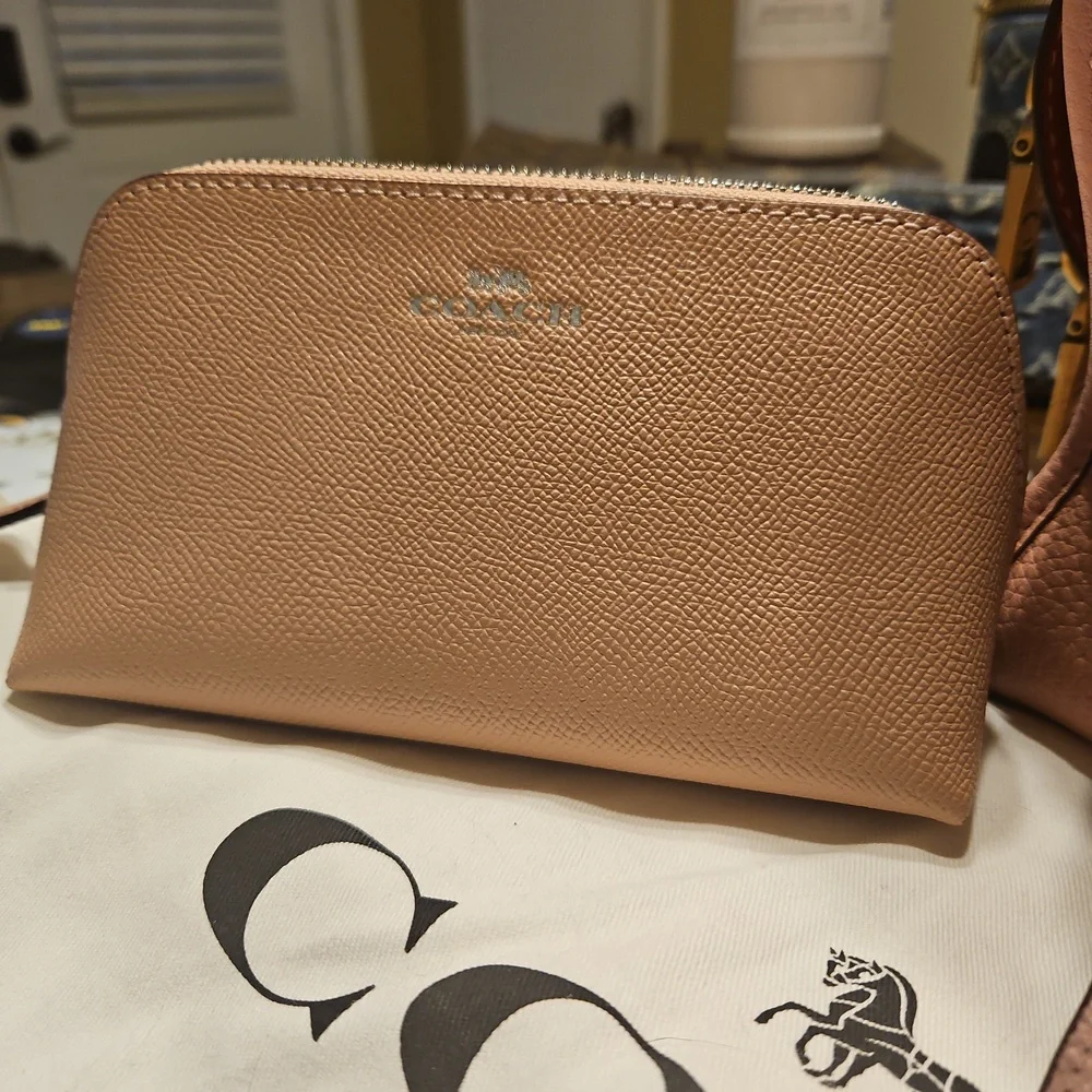 Coach Tea Rose Rogue Set - Picture 3 of 16